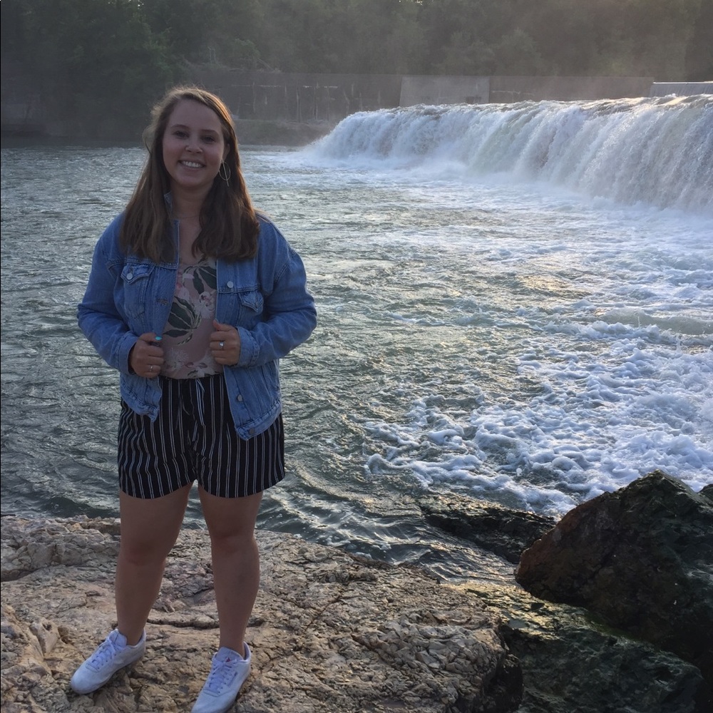 Meet your Posher, Danielle